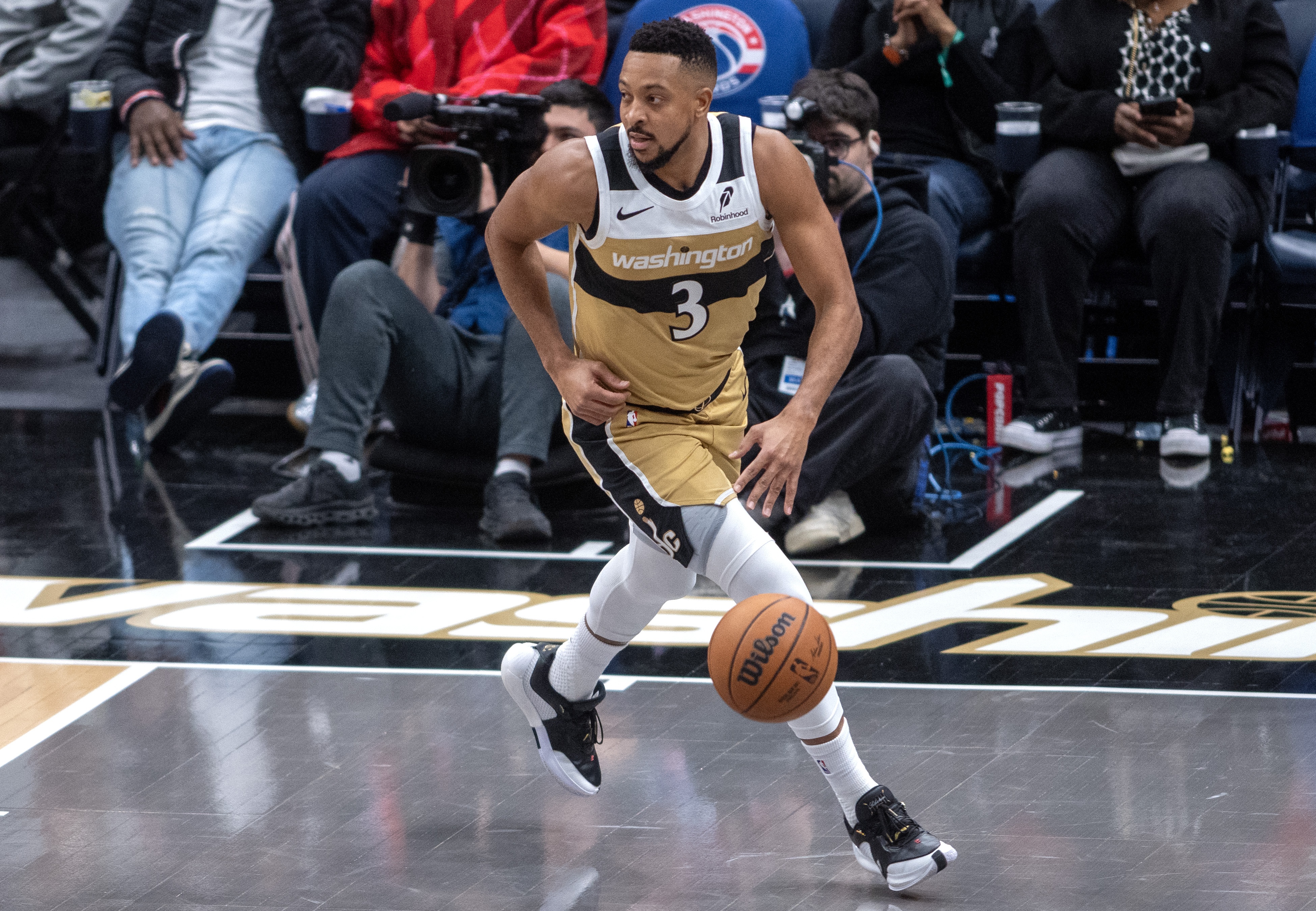 老鹰客战掘金 麦科勒姆基斯珀特未随队不会完成首秀 波津出战成疑