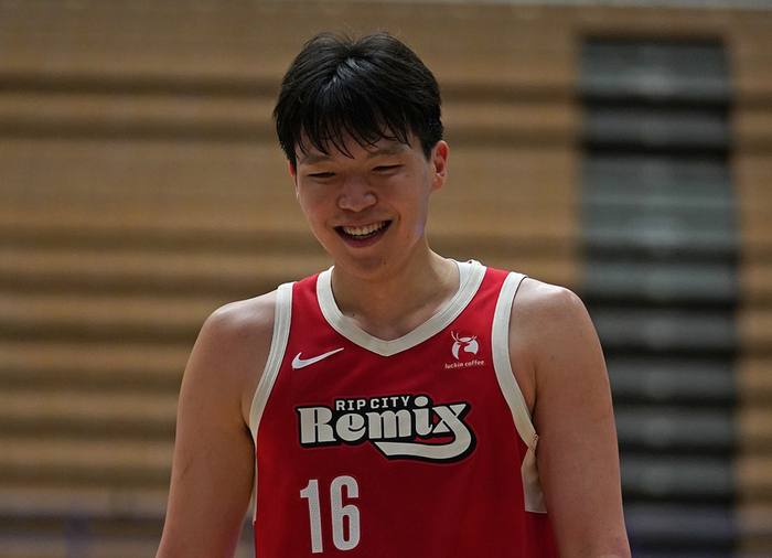 开云体育娱乐app安全-最后10分钟遭弃用!杨瀚森背靠背15+9+5献暴扣 被肘击后下场|太阳|NBA发展联盟|菲尼克斯太阳队|杨翰森|nba_新浪体育_新浪新闻